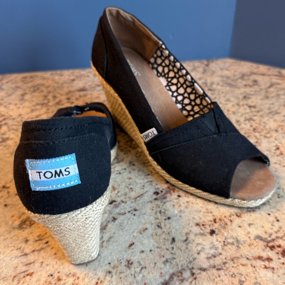 TOMS Women's Black Wedge Shoes